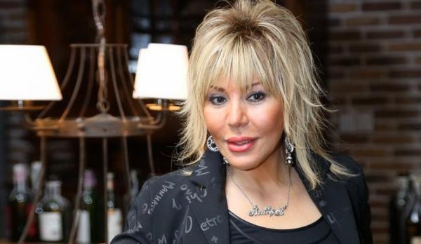 Xalq artistini “Yenə çəkirlər” - FOTO