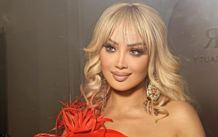 "Tamaşaçı alqışı, sevgisi və çiçəklər..."