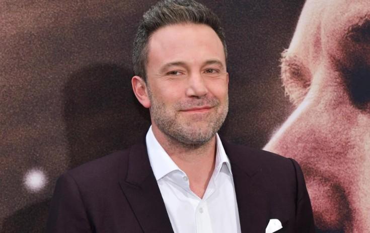 Hollivud ulduzu başqa xanım öpüb