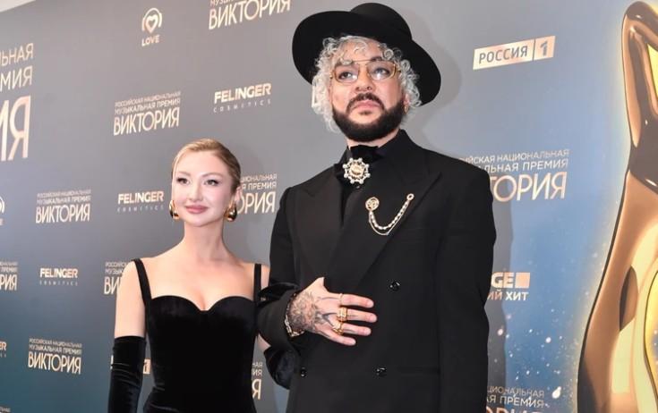 Xalq artistinin çamadanı diqqət çəkib - FOTO