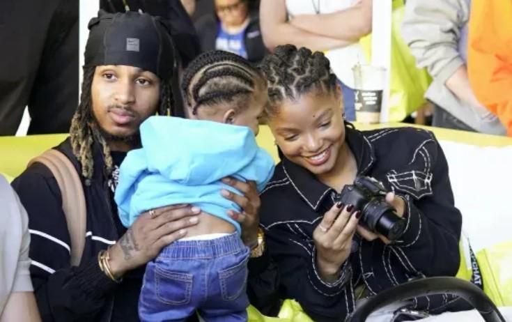 Helli reper sevgilisindən ayrılıb