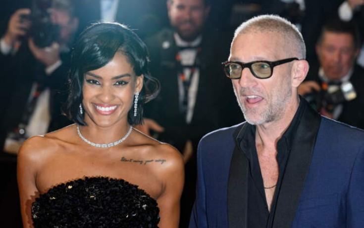 Naranın yarıçılpaq FOTOLARI