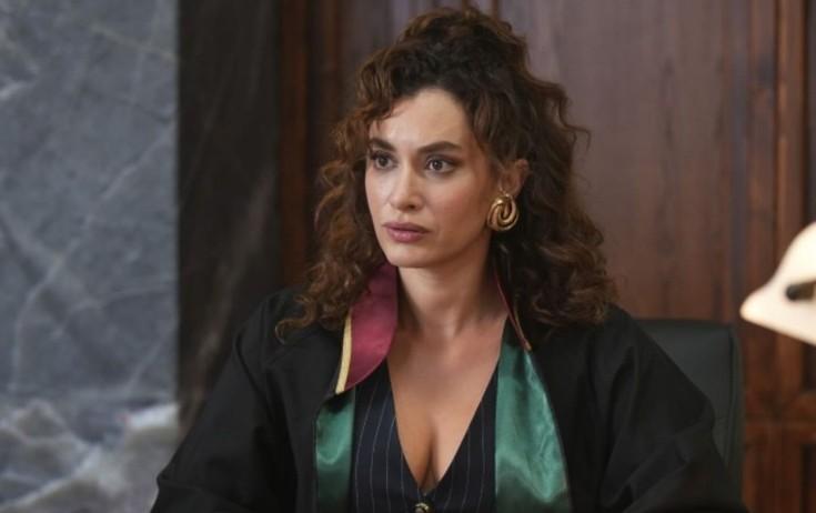 Aktrisa qabırğasını sındırıb