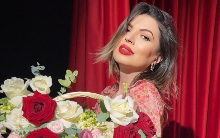 Zümrüd maaşa dolana bilmir