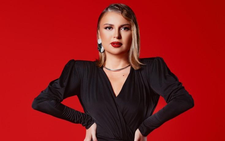 Sevda çərçivəni özü yaradır