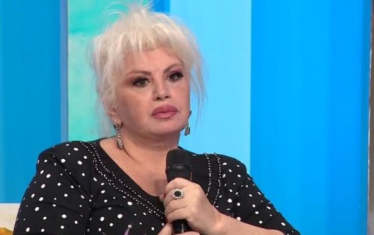 Əməkdar artist sevgiyə inanmır