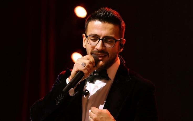 Abbas örnək olmaq istəyir