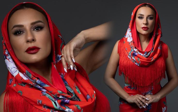 Tünzalə qırmızı geyimdə - FOTO