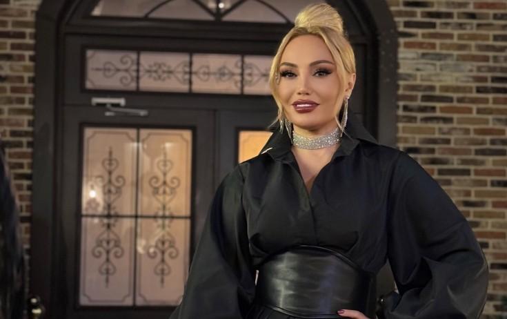 Nura aparcılardan şikayətçidir