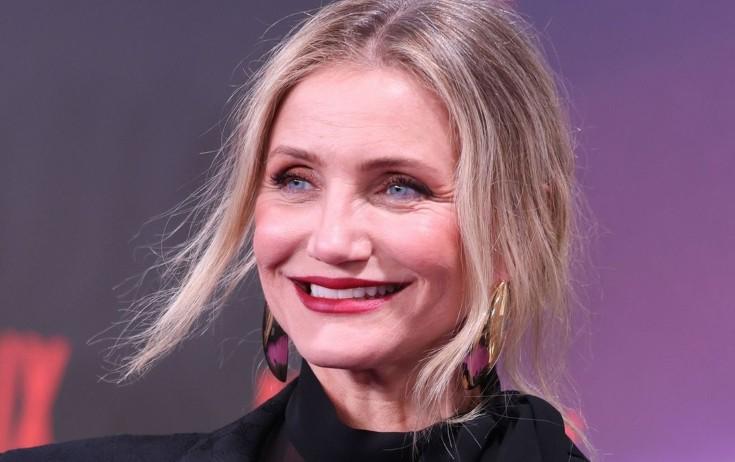 Hollivud ulduzu qırmızı xalçada - FOTO