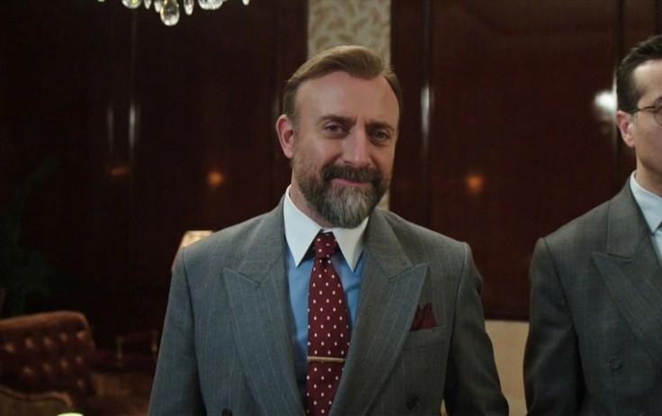 Aktyor başına parik taxıb - VİDEO