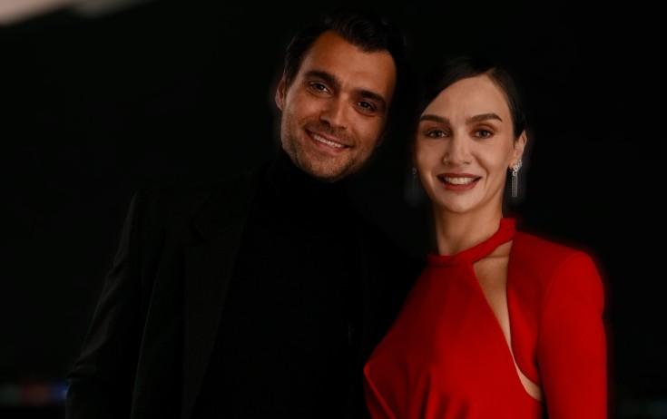 Aktrisa ilə dodaq-dodağa - FOTO