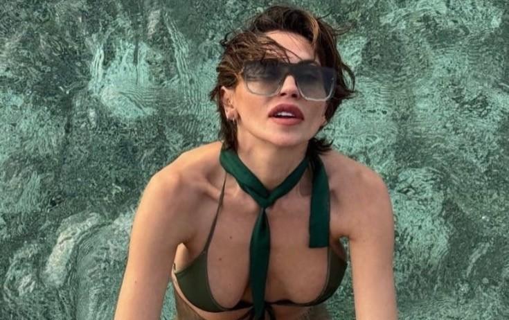 Günay çimərlik geyimində - FOTO