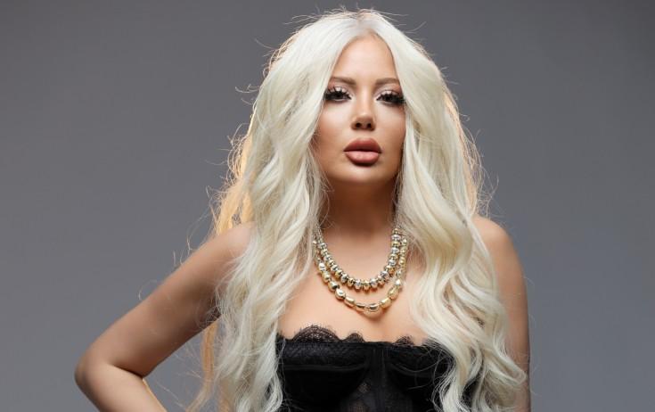 "Qapı-qapı kanalları gəzənlər..."