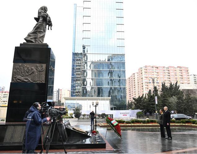 Prezident və xanımı Xocalı soyqırımı abidəsini ziyarət ediblər - FOTO