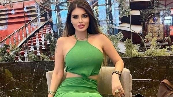 Müğənninin köləsi olmaq istəyirlər