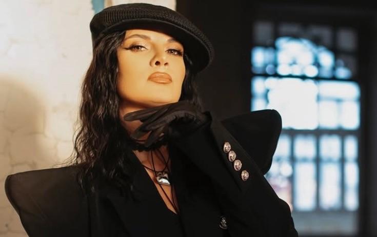 Natavan qaynar su içir