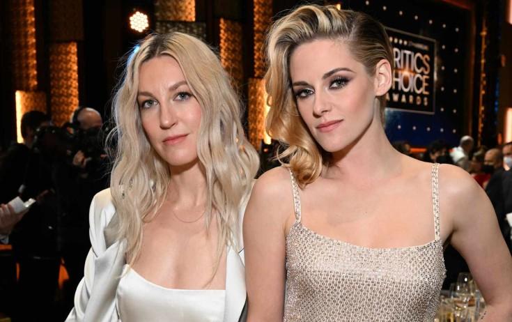 Aktrisa həmcinsi ilə evlənib