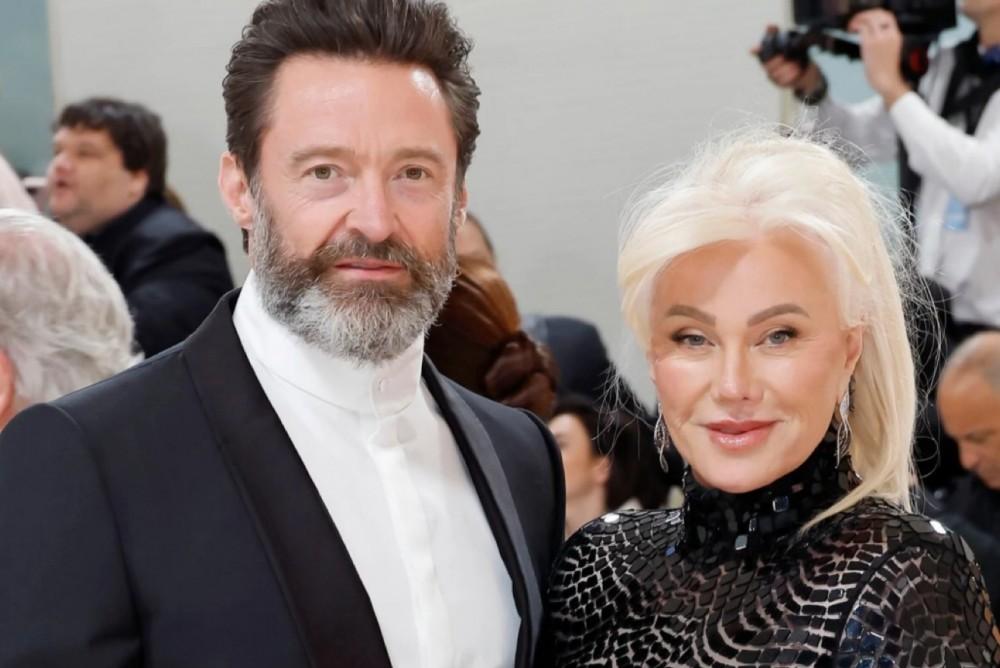 Hyu və Sutton birlikdə yaşayır