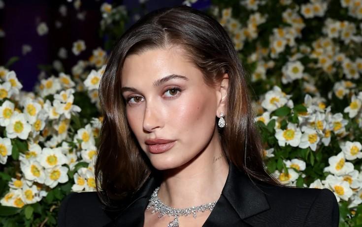 Model milyarder olub