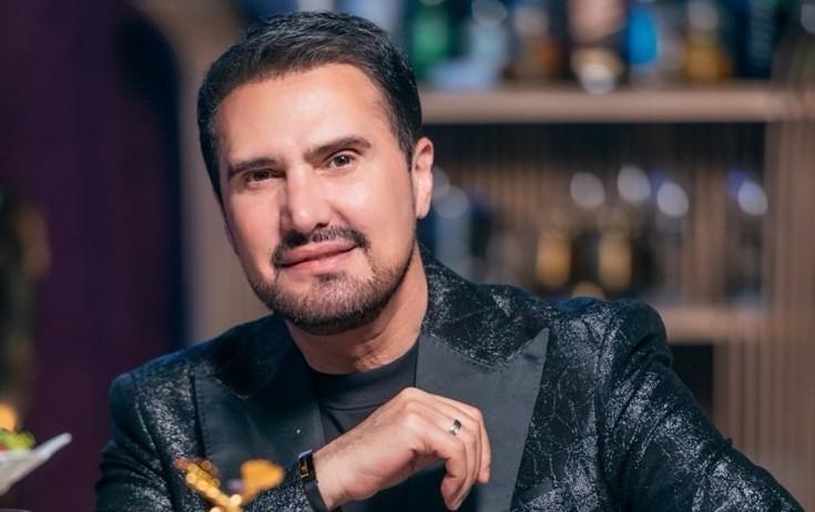 Nadir uzaqdan münasibət qurur