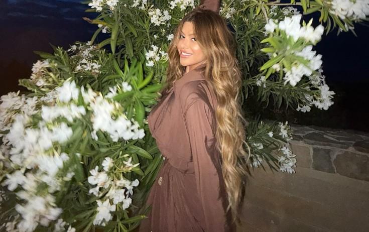 İlqarə qəhvəyi geyimdə - FOTO