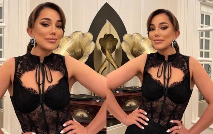 Lalənin sinə dekolteli paltarı - FOTO