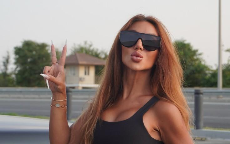 Lətifənin bahalı saatı - FOTO