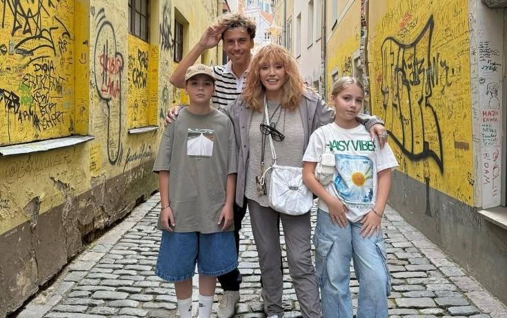 Alla Puqaçova Riqada - FOTO