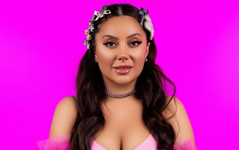 Ayanın “Sarı köynək” mahnısı - VİDEO