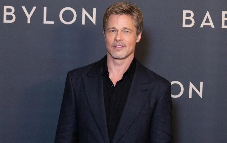 Aktyor evini qalaya çevirir