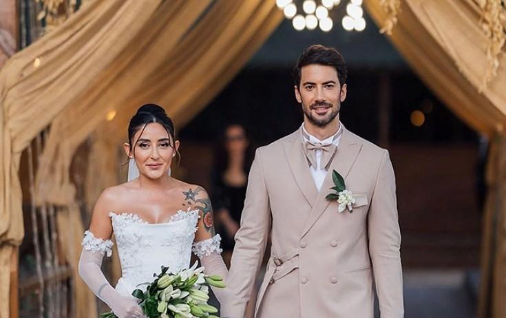 Müğənni boşanıb