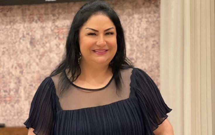 Almaz tamaşada oynayır