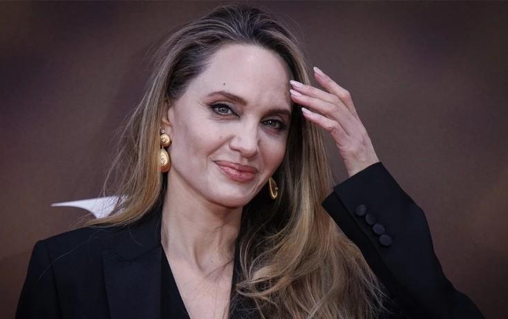 Ancelina Coli peşman deyil