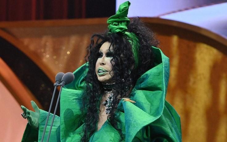 Bülənt Ersoy pulu çox sevir