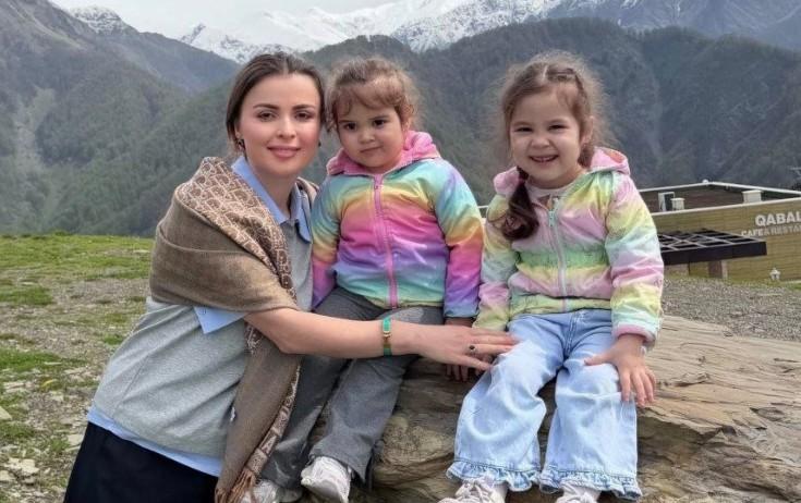 Sevda qızları ilə - FOTO